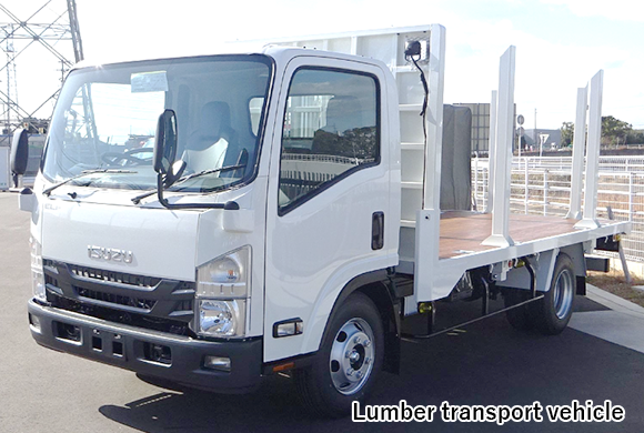 Lumber transport vehicle